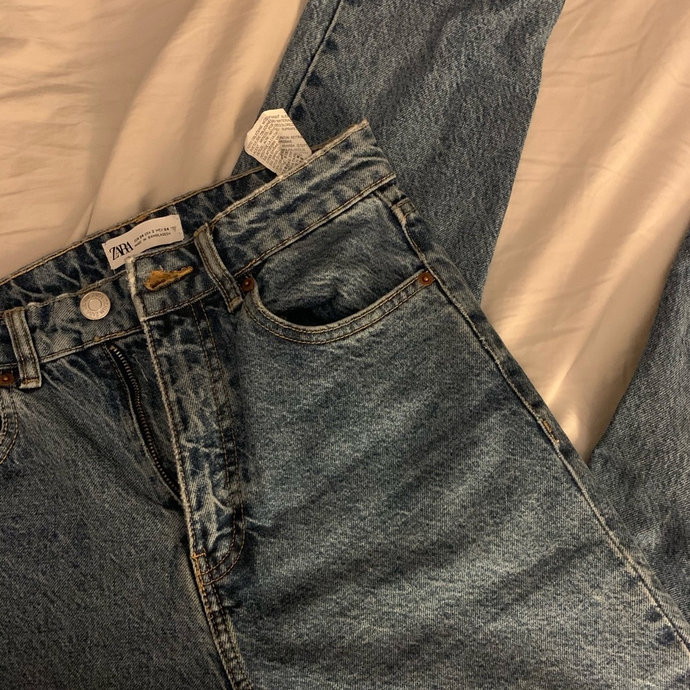 Zara Ripped jeans